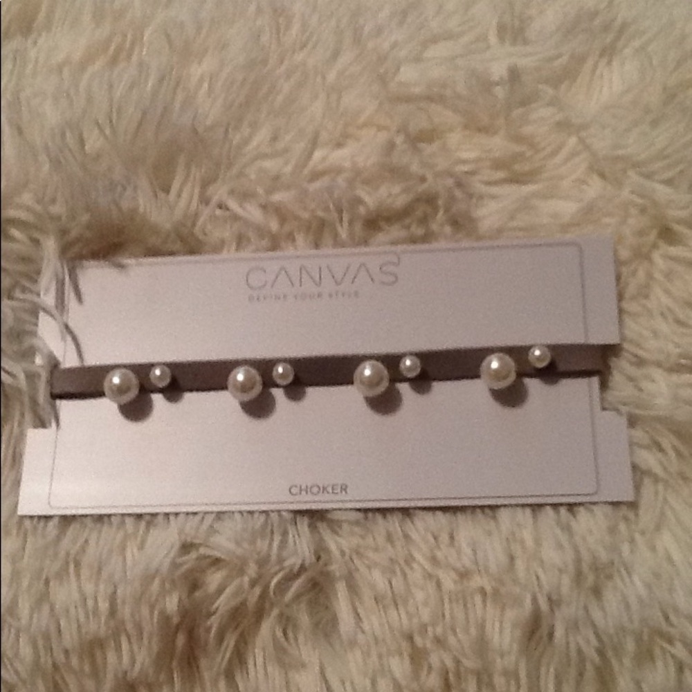 Pearl Accented Gray Choker